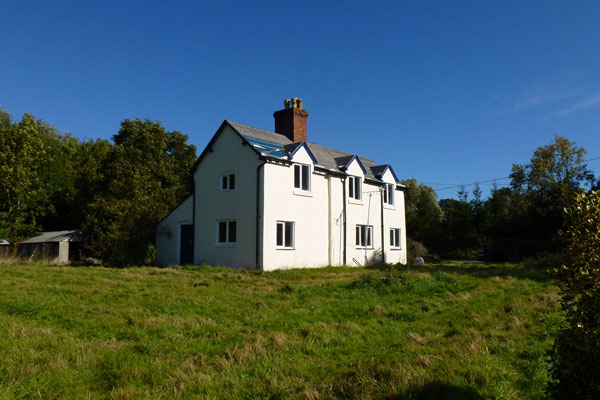 Detached house in rural area